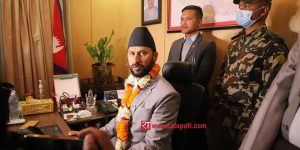 गृहमन्त्रीको नागरिकता ‘दुरुपयोग’ बारे अनुसन्धान गर्न आलटाल
