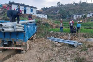 पूर्ण विद्युतिकरण अन्तर्गत नरहरिनाथमा पोल ढुवानी सुरु।