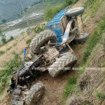 कालीकोटमा ट्याक्टर दुर्घटना हुदा चालक सहित २ जना घाइते